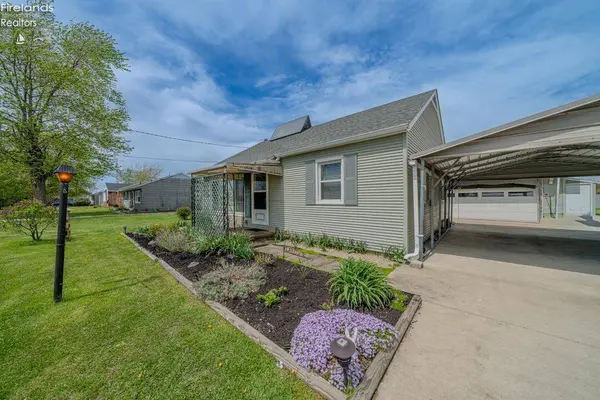 4551 W Harbor RD, Port Clinton, OH 43452