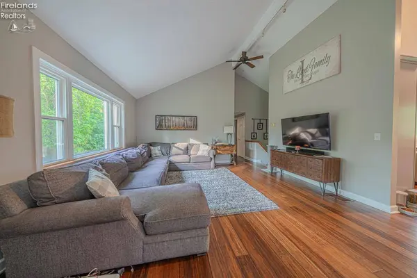 12211 Jeffries RD, Milan, OH 44846