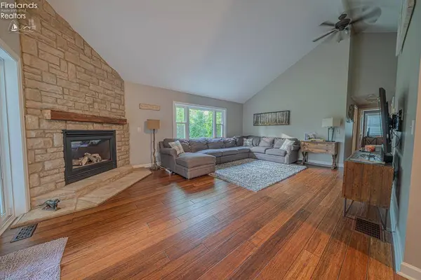 12211 Jeffries RD, Milan, OH 44846