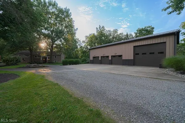 12211 Jeffries RD, Milan, OH 44846