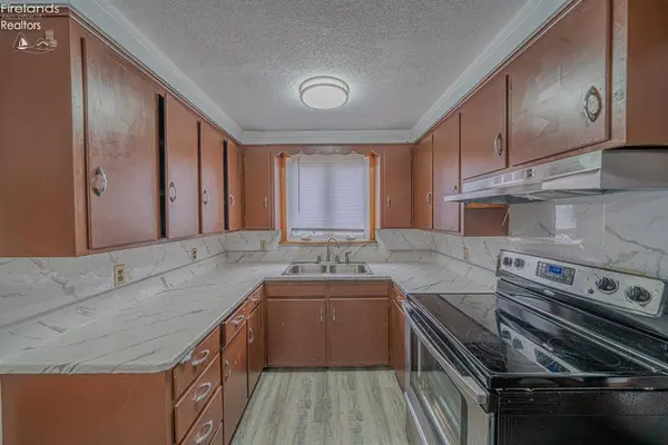 124 Walter ST, Bellevue, OH 44811