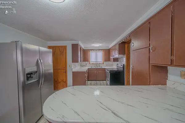 124 Walter ST, Bellevue, OH 44811