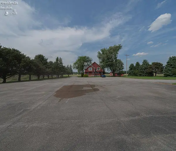 325 Stahl RD, Fremont, OH 43420