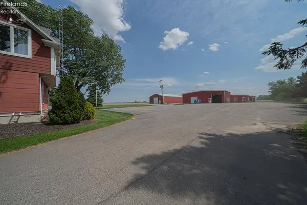325 Stahl RD, Fremont, OH 43420