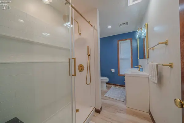 124 Attwood TER, Bellevue, OH 44811