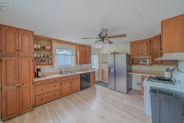 1514 W Cole RD, Fremont, OH 43420