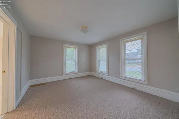 235 N Locust, Oak Harbor, OH 43449