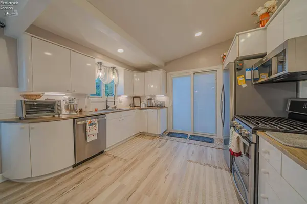 335 Benton ST, Oak Harbor, OH 43449