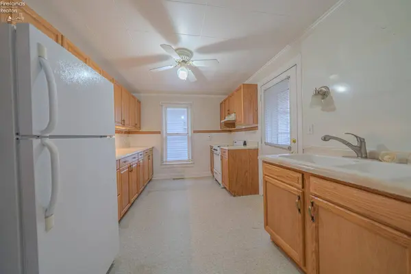 235 N Locust, Oak Harbor, OH 43449