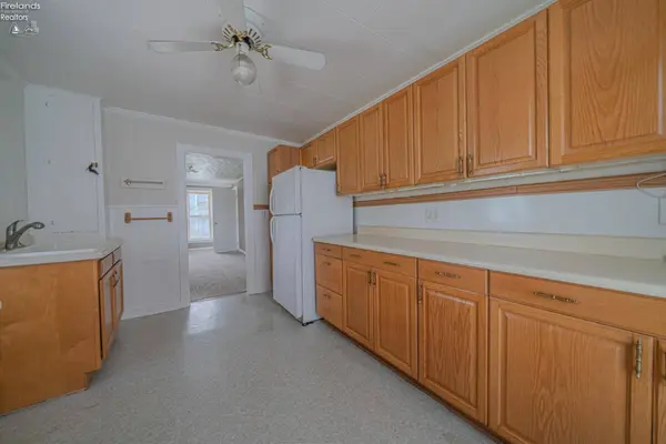 235 N Locust, Oak Harbor, OH 43449