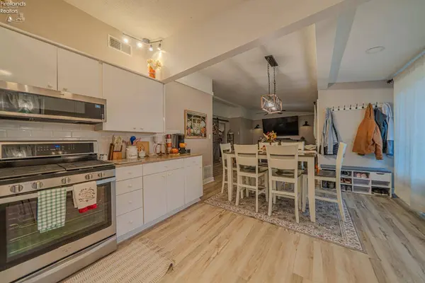 335 Benton ST, Oak Harbor, OH 43449