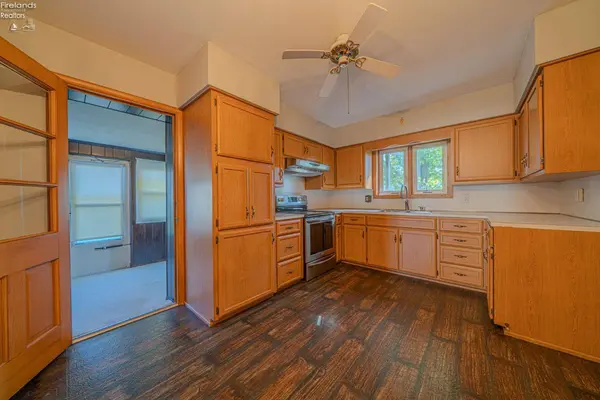 121 Broad ST, Oak Harbor, OH 43449