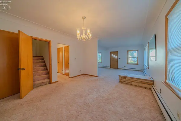 121 Broad ST, Oak Harbor, OH 43449