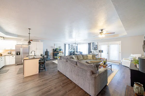 128 N Port Ln, Huron, OH 44839-2339