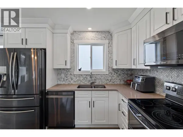 689 VALDES Drive, Kamloops, BC V2B5J1