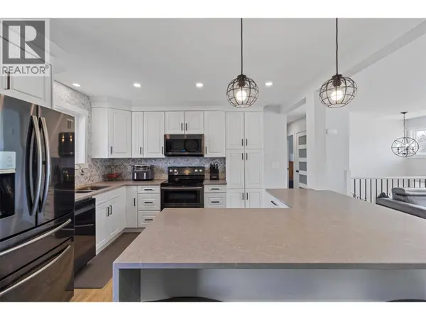 689 VALDES Drive, Kamloops, BC V2B5J1