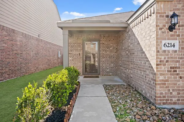 6412 El Topacio Dr, Houston, TX 77048