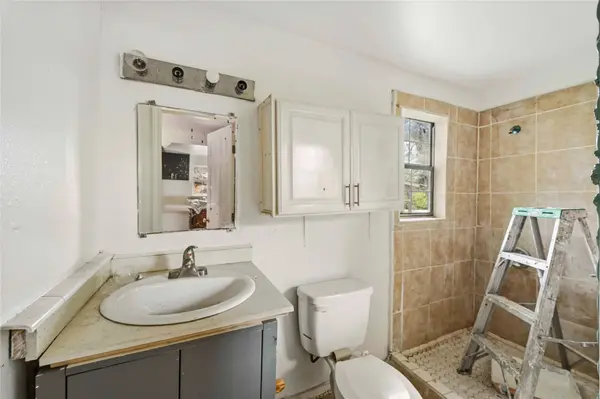 5513 Makeig Street, Houston, TX 77026