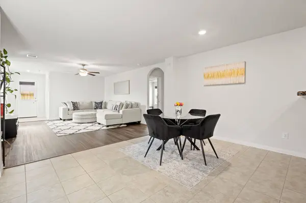 6214 El Topacio Dr, Houston, TX 77048