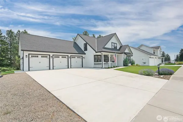 1017 Crest LOOP, Entiat, WA 98822