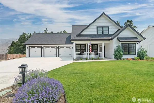 1017 Crest LOOP, Entiat, WA 98822