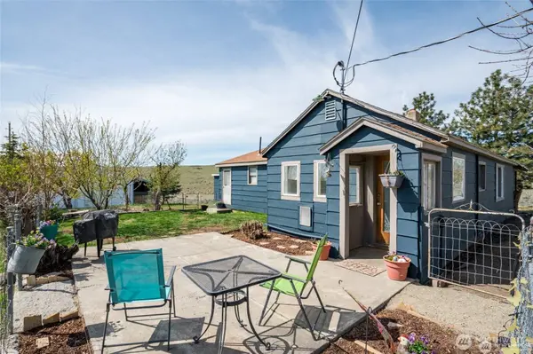 925 NW Road B, Waterville, WA 98858