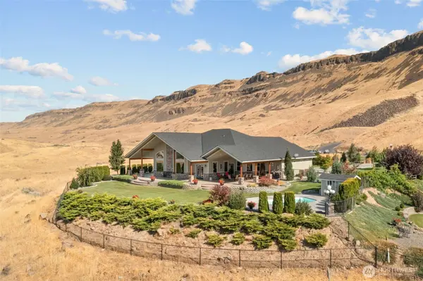 44 Sageland RD, East Wenatchee, WA 98802