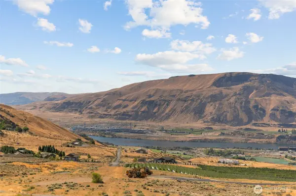 44 Sageland RD, East Wenatchee, WA 98802