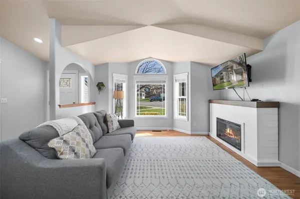 1222 Gossman LN, Wenatchee, WA 98801