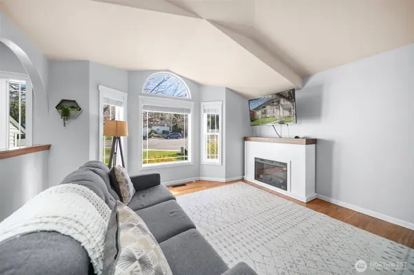 1222 Gossman LN, Wenatchee, WA 98801