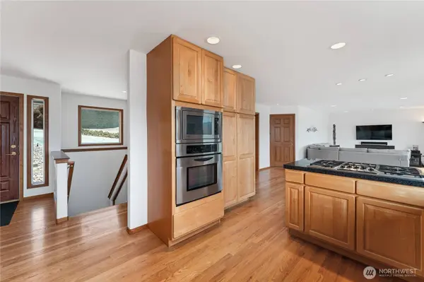 582 Lower Daniels DR, East Wenatchee, WA 98802