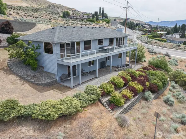 582 Lower Daniels DR, East Wenatchee, WA 98802