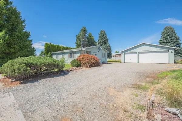 2449 NE 4th ST, East Wenatchee, WA 98802
