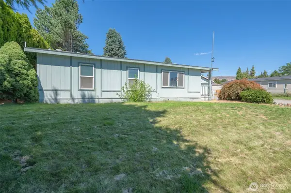 2449 NE 4th ST, East Wenatchee, WA 98802