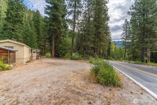 17968 Entiat River RD, Entiat, WA 98822