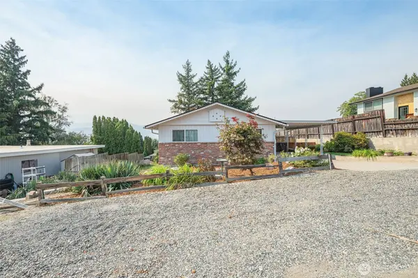 602 N Larch AVE, East Wenatchee, WA 98802