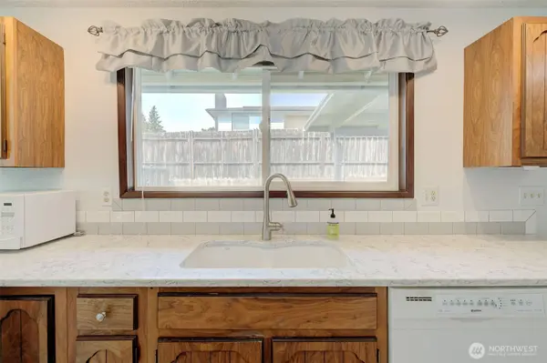 602 N Larch AVE, East Wenatchee, WA 98802