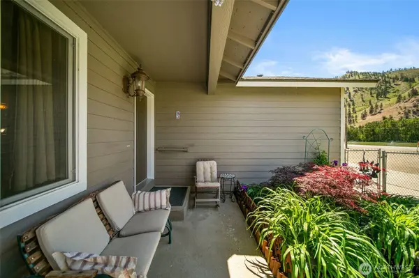 6132 Entiat River RD, Entiat, WA 98822