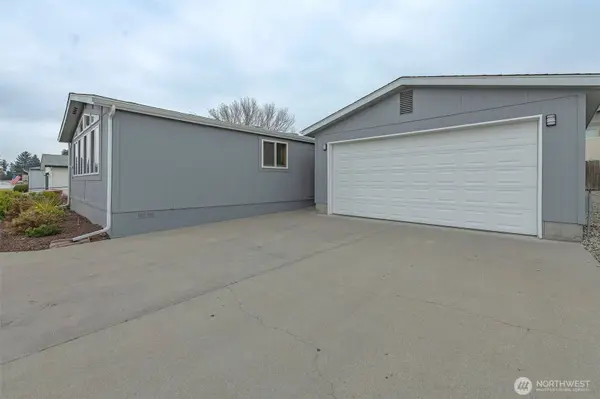 1705 Twins Peaks DR, Wenatchee, WA 98801
