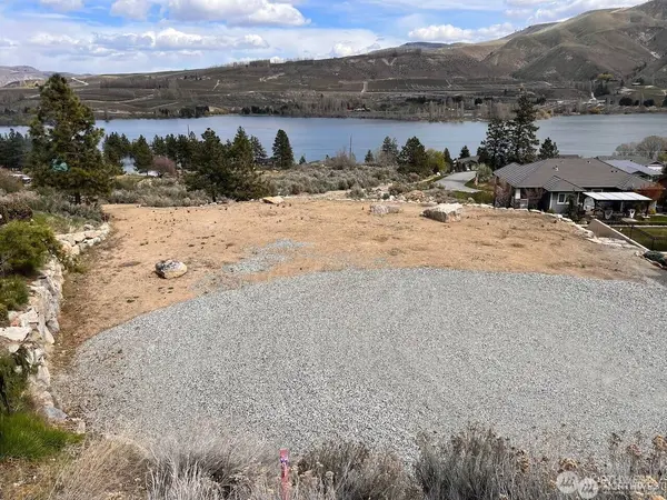 15330 Lakeview ST, Entiat, WA 98822