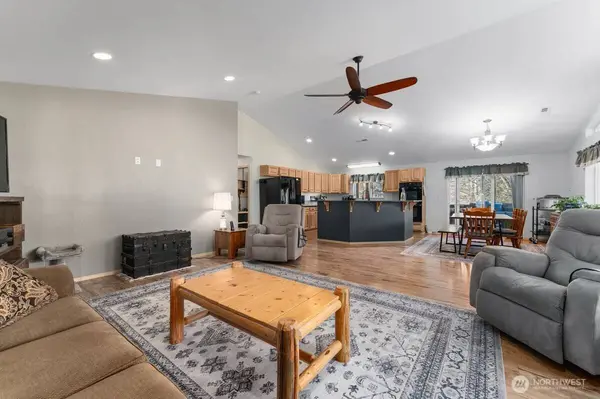 12821 Entiat River RD, Entiat, WA 98822