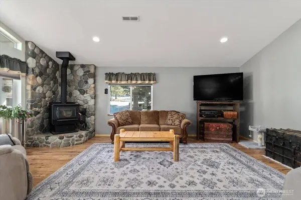 12821 Entiat River RD, Entiat, WA 98822