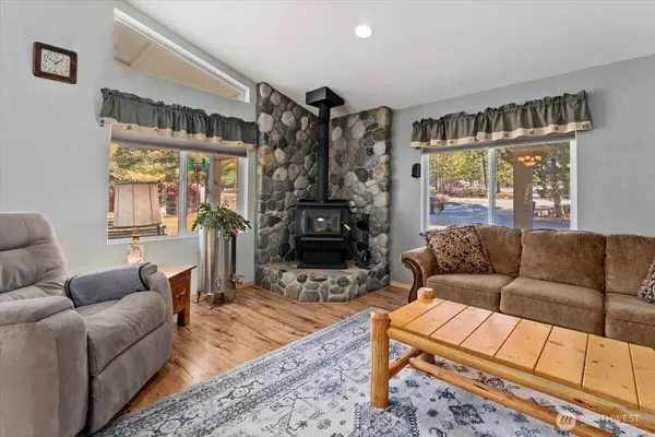 12821 Entiat River RD, Entiat, WA 98822