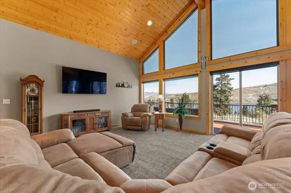 15320 Lakeview ST, Entiat, WA 98822