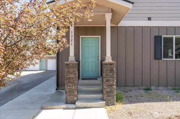 1327 S Miller ST, Wenatchee, WA 98801