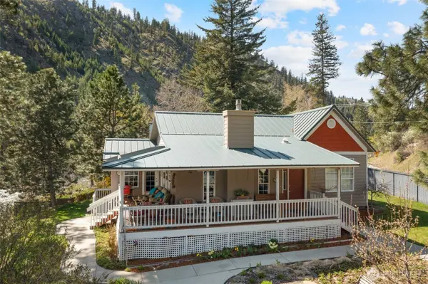 8831 Entiat River RD, Entiat, WA 98822