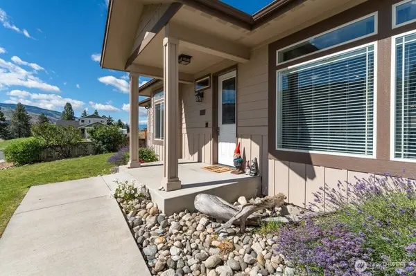 1020 Crest LOOP, Entiat, WA 98822