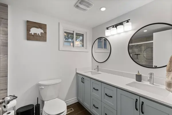 34 Connor DR, Whitchurch-stouffville, ON L4A 7X3
