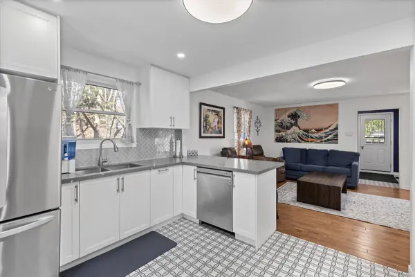 34 Connor DR, Whitchurch-stouffville, ON L4A 7X3