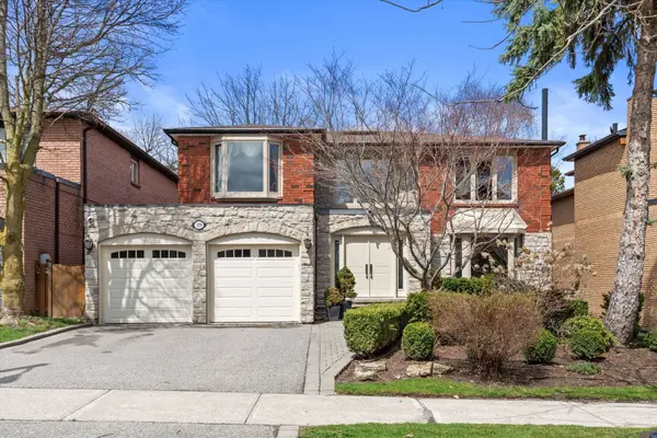 129 Rose Green DR, Vaughan, ON L4J 4R6